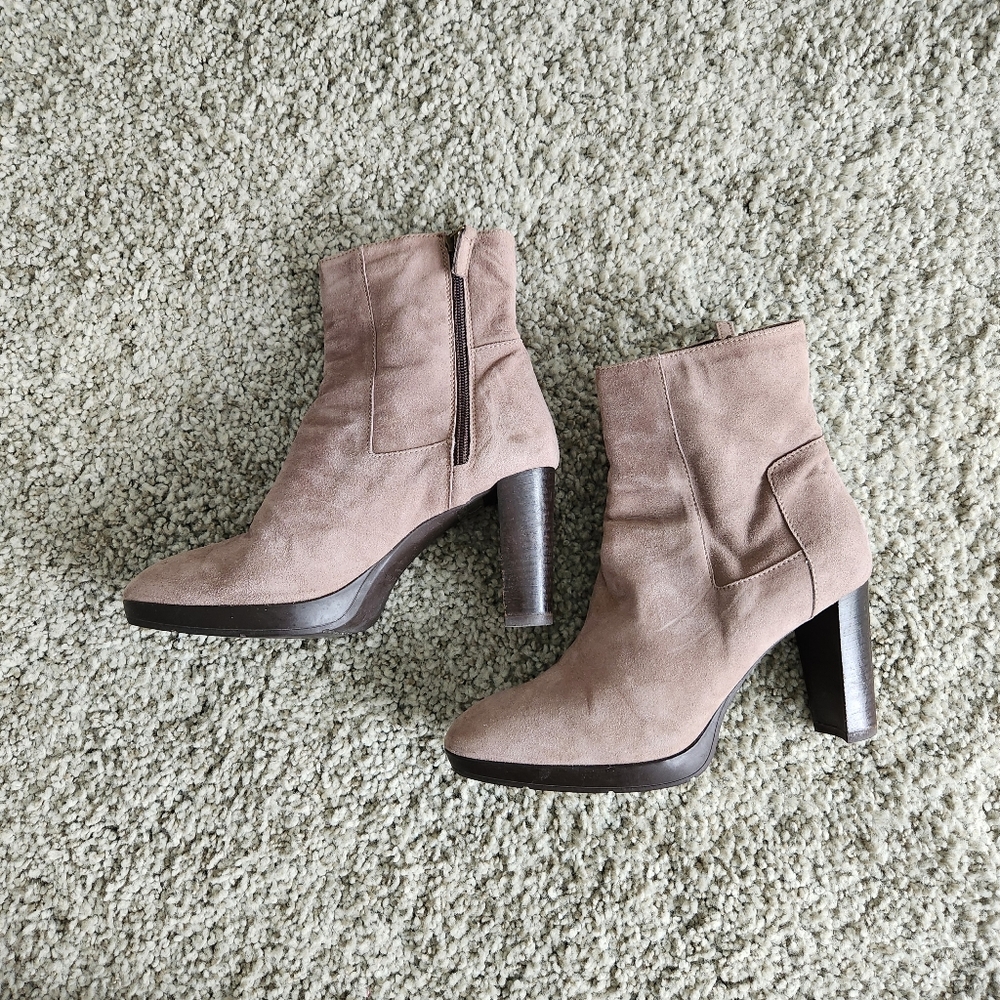 Aquatalia suede boots 7.5